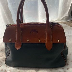 Dooney & Bourke a Wilson Bag